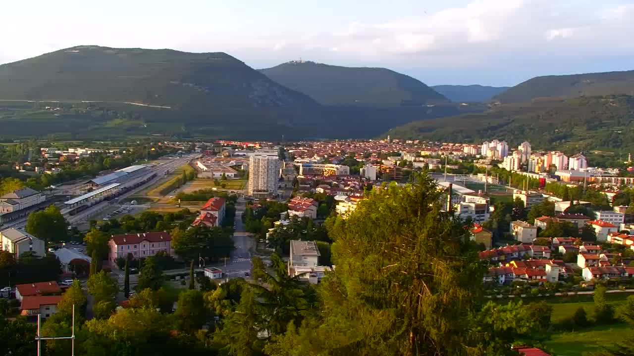 Nova Gorica i Gorica: Prekrasan Pogled iz Franjevačkog Samostana Kostanjevica