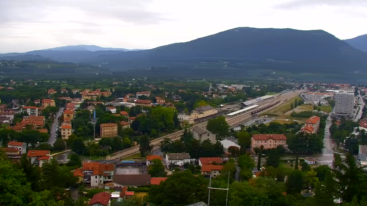 Nova Gorica e Gorizia: Panorama Mozzafiato dal Convento Francescano di Castagnevizza