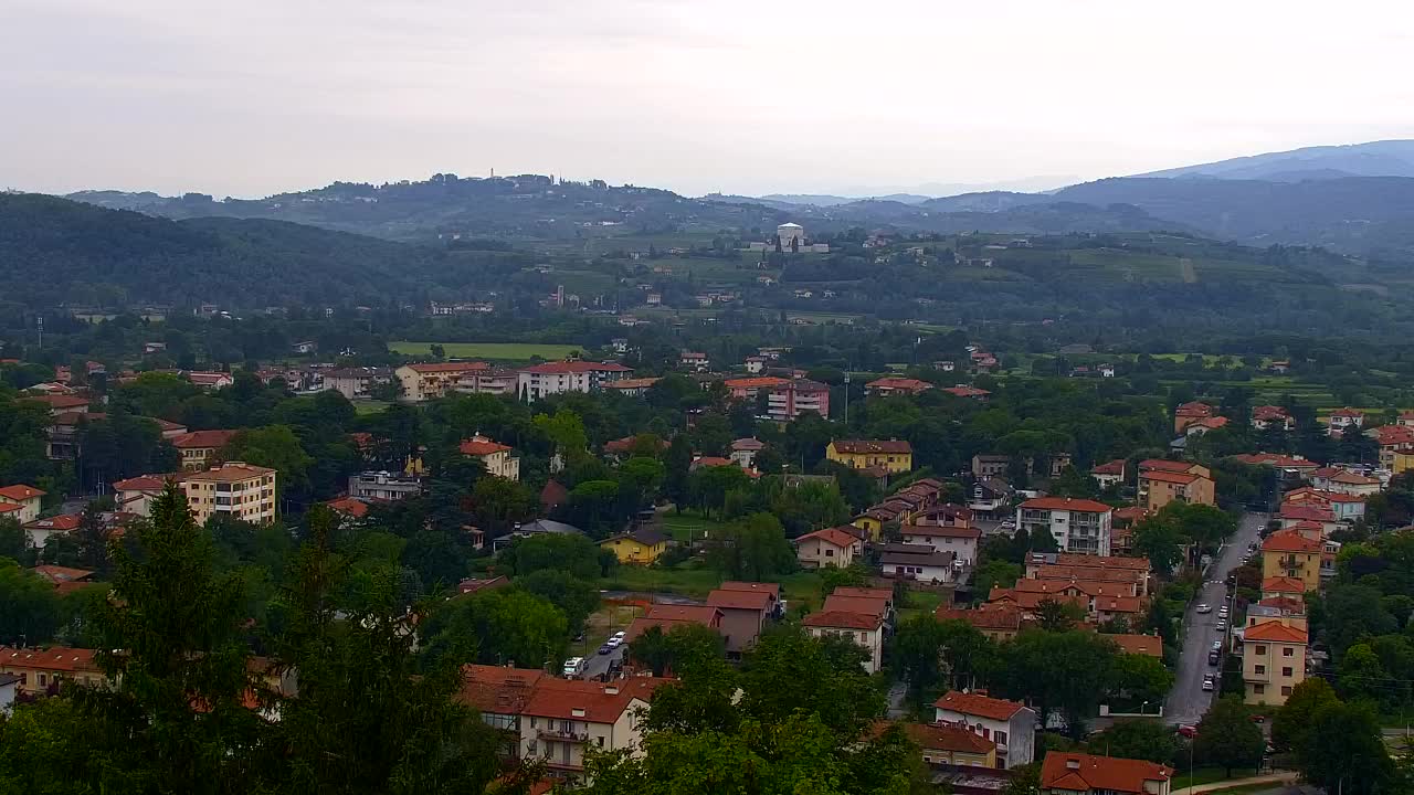 Nova Gorica e Gorizia: Panorama Mozzafiato dal Convento Francescano di Castagnevizza