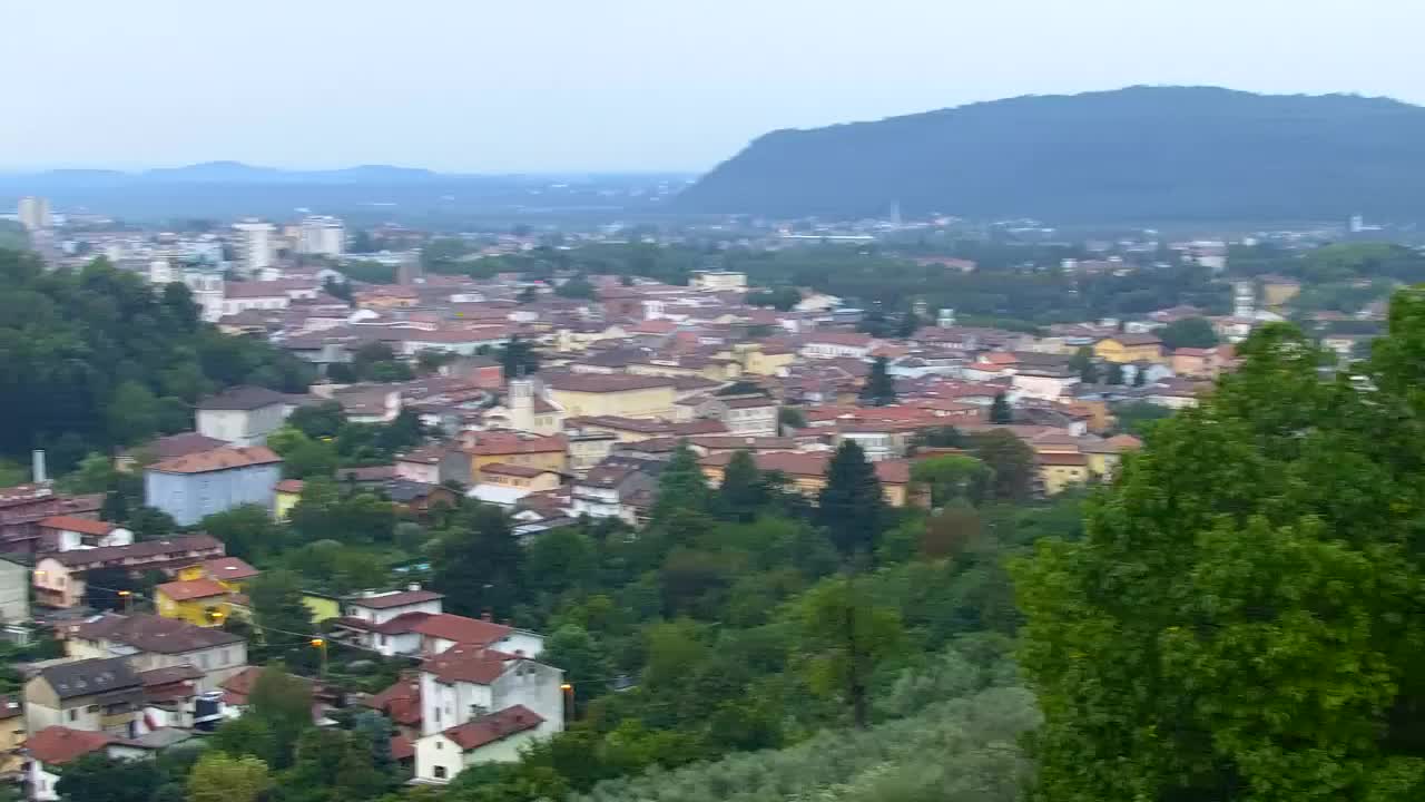 Nova Gorica e Gorizia: Panorama Mozzafiato dal Convento Francescano di Castagnevizza