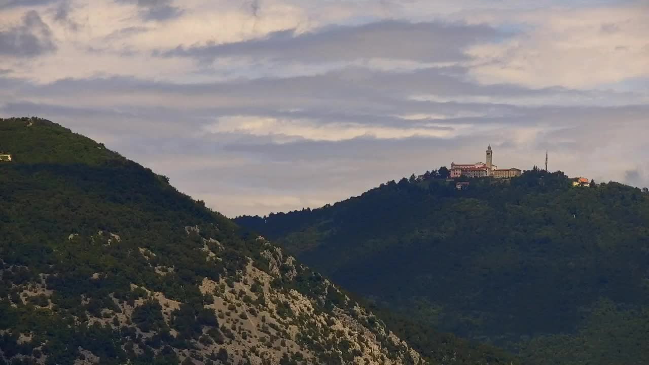 Nova Gorica e Gorizia: Panorama Mozzafiato dal Convento Francescano di Castagnevizza