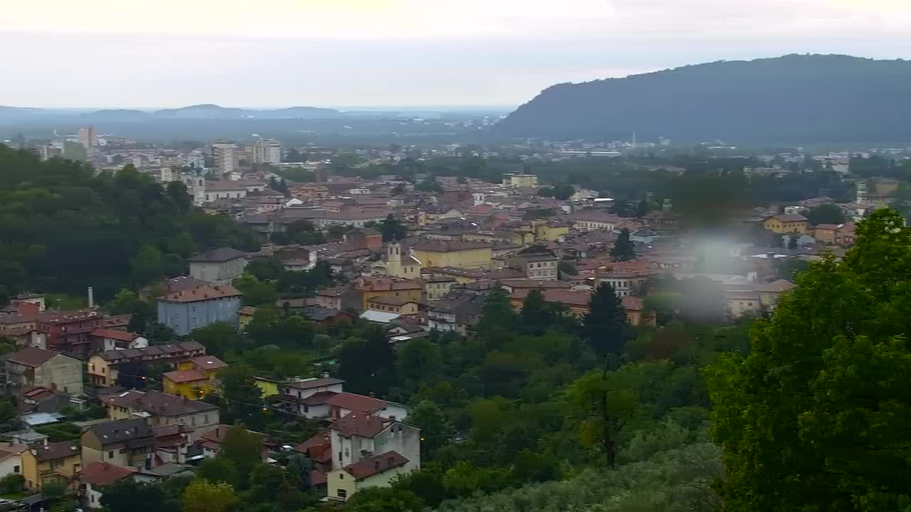 Nova Gorica e Gorizia: Panorama Mozzafiato dal Convento Francescano di Castagnevizza