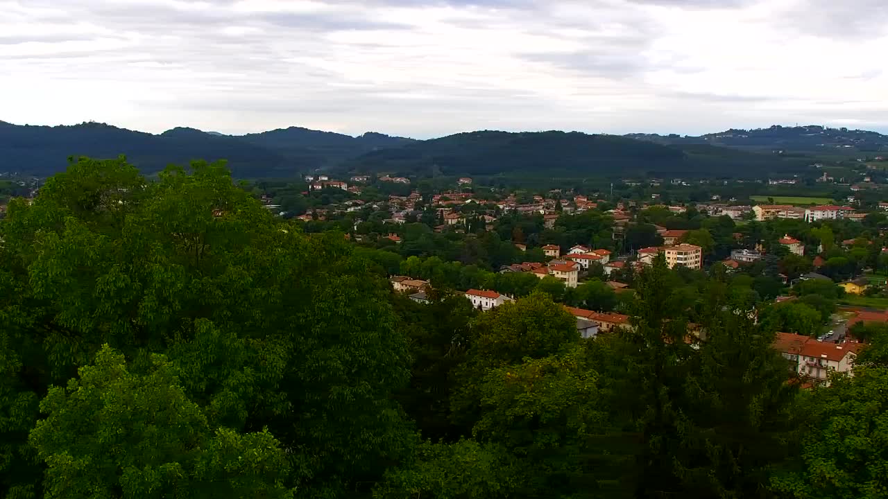 Nova Gorica e Gorizia: Panorama Mozzafiato dal Convento Francescano di Castagnevizza