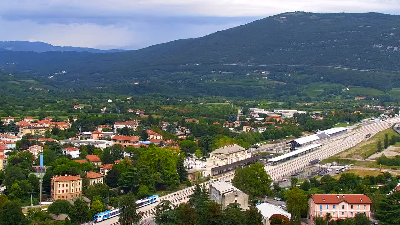 Nova Gorica e Gorizia: Panorama Mozzafiato dal Convento Francescano di Castagnevizza