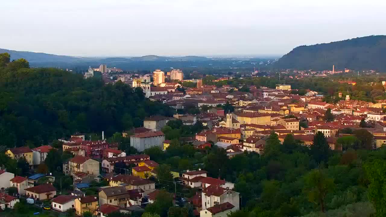 Nova Gorica i Gorica: Prekrasan Pogled iz Franjevačkog Samostana Kostanjevica