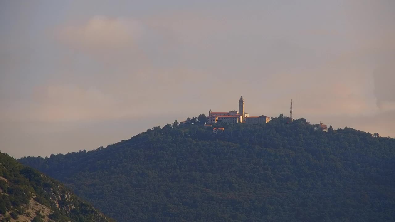Nova Gorica e Gorizia: Panorama Mozzafiato dal Convento Francescano di Castagnevizza