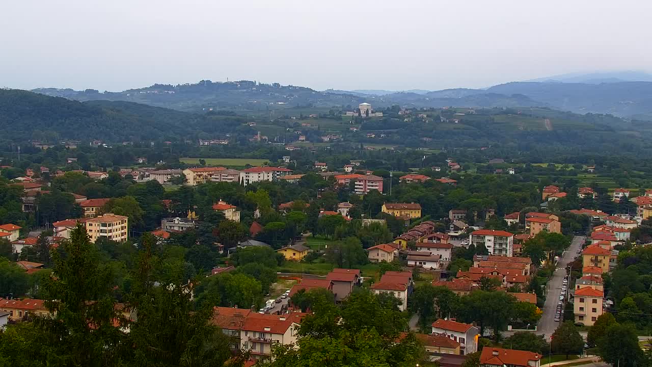 Nova Gorica e Gorizia: Panorama Mozzafiato dal Convento Francescano di Castagnevizza