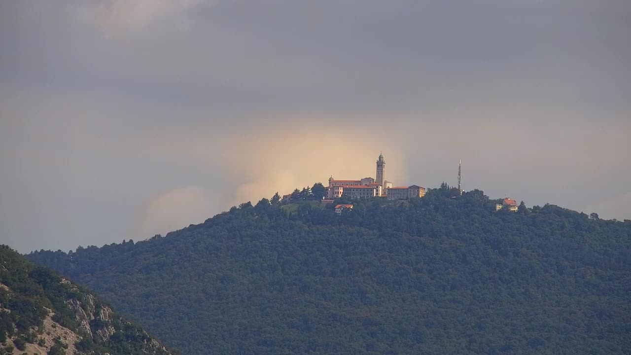 Nova Gorica e Gorizia: Panorama Mozzafiato dal Convento Francescano di Castagnevizza