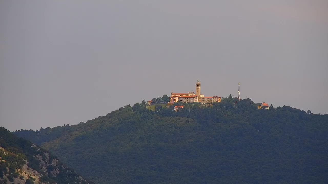 Nova Gorica e Gorizia: Panorama Mozzafiato dal Convento Francescano di Castagnevizza