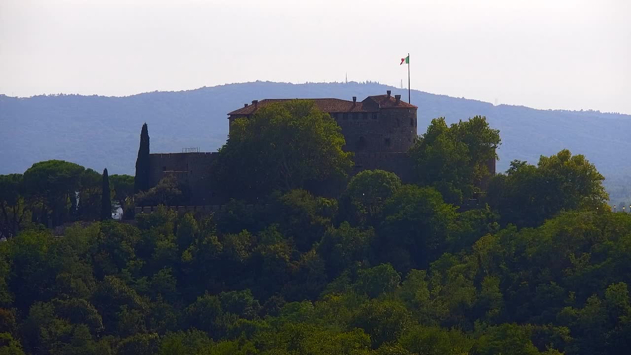 Nova Gorica e Gorizia: Panorama Mozzafiato dal Convento Francescano di Castagnevizza