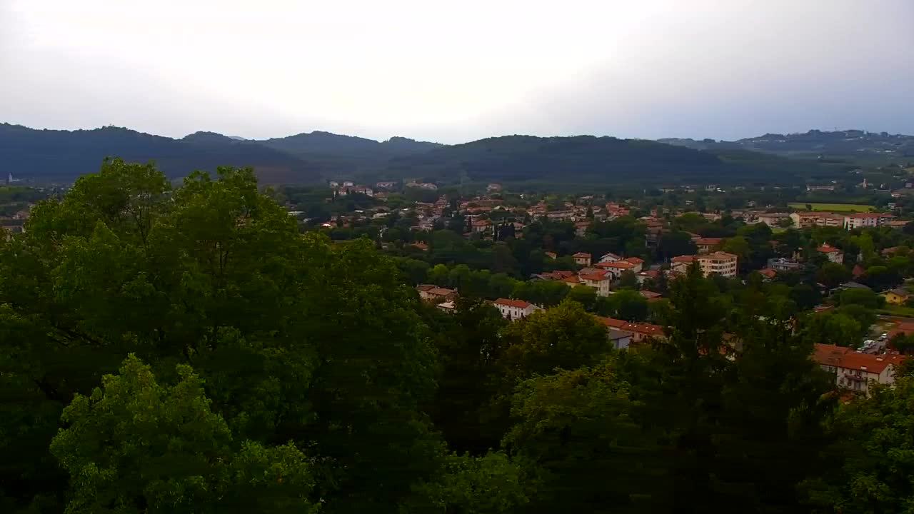 Nova Gorica e Gorizia: Panorama Mozzafiato dal Convento Francescano di Castagnevizza
