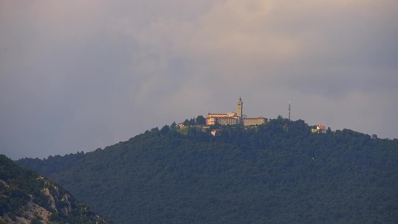 Nova Gorica i Gorica: Prekrasan Pogled iz Franjevačkog Samostana Kostanjevica