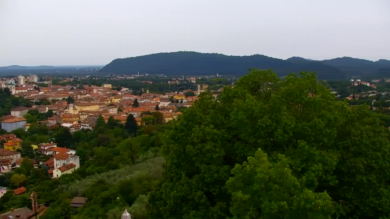 Nova Gorica e Gorizia: Panorama Mozzafiato dal Convento Francescano di Castagnevizza