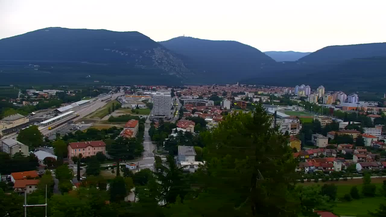 Nova Gorica i Gorica: Prekrasan Pogled iz Franjevačkog Samostana Kostanjevica