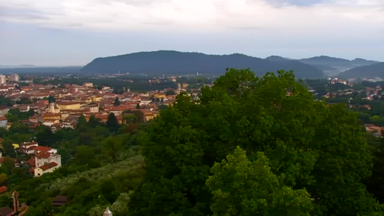 Nova Gorica y Gorizia: Impresionantes Vistas desde el Monasterio Franciscano de Kostanjevica