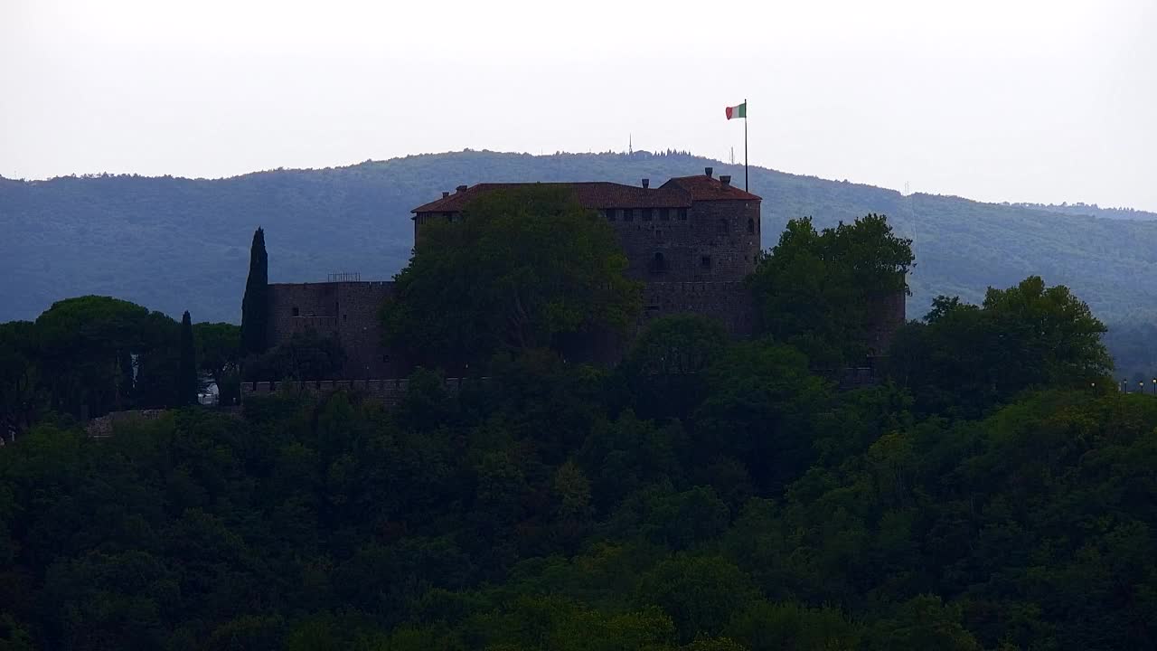 Nova Gorica e Gorizia: Panorama Mozzafiato dal Convento Francescano di Castagnevizza