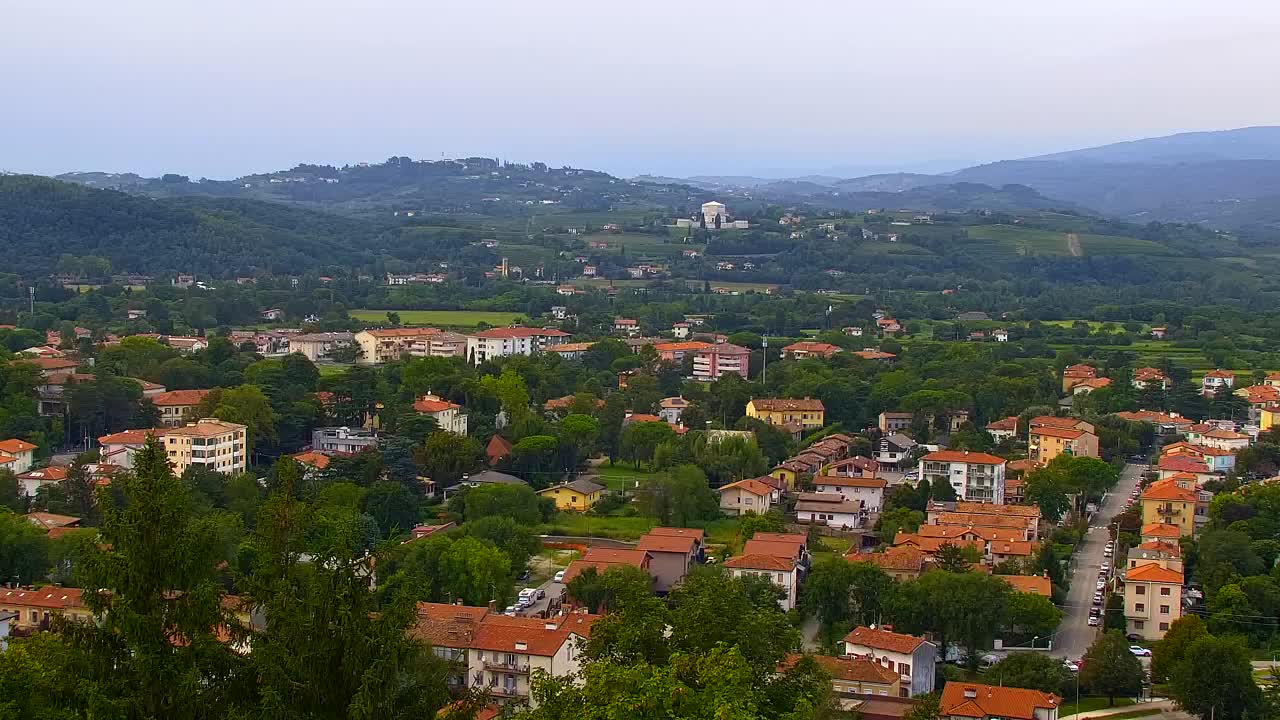 Nova Gorica e Gorizia: Panorama Mozzafiato dal Convento Francescano di Castagnevizza