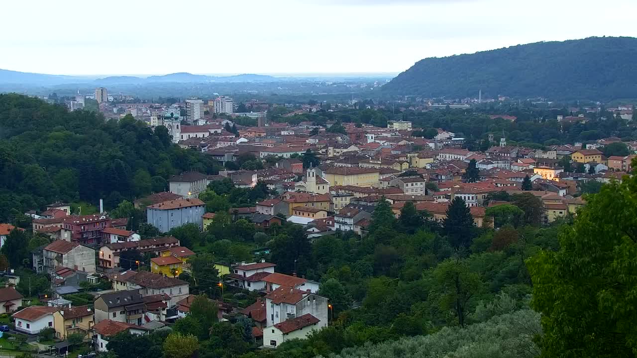 Nova Gorica e Gorizia: Panorama Mozzafiato dal Convento Francescano di Castagnevizza
