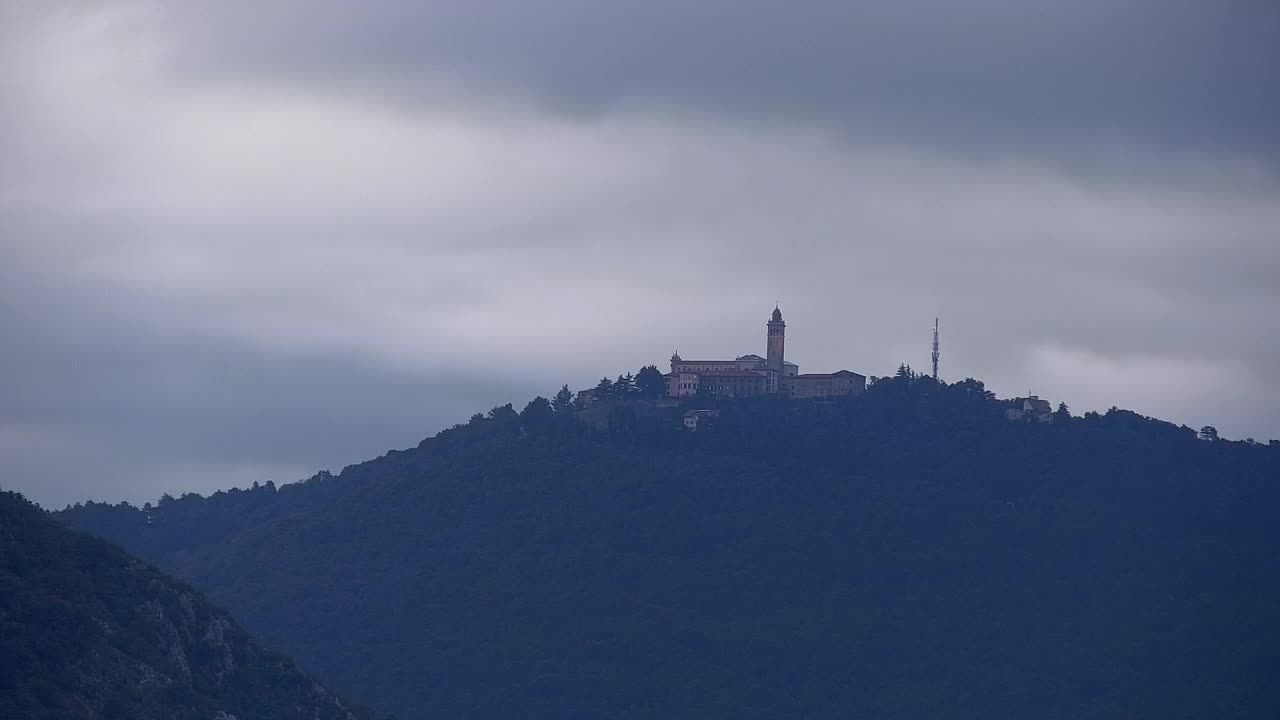 Nova Gorica e Gorizia: Panorama Mozzafiato dal Convento Francescano di Castagnevizza