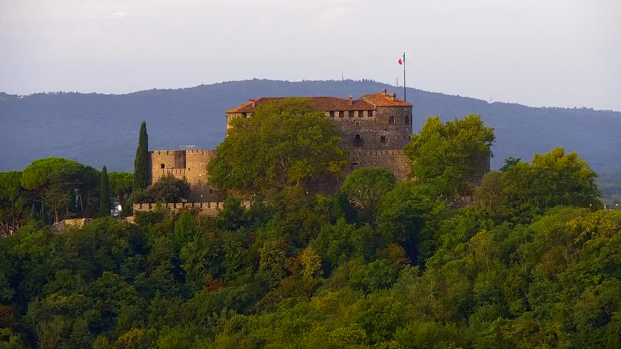 Nova Gorica e Gorizia: Panorama Mozzafiato dal Convento Francescano di Castagnevizza
