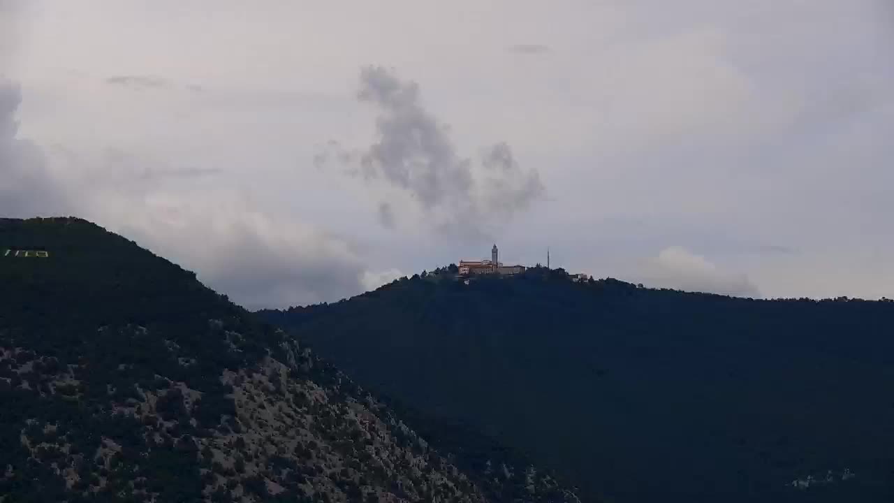 Nova Gorica e Gorizia: Panorama Mozzafiato dal Convento Francescano di Castagnevizza