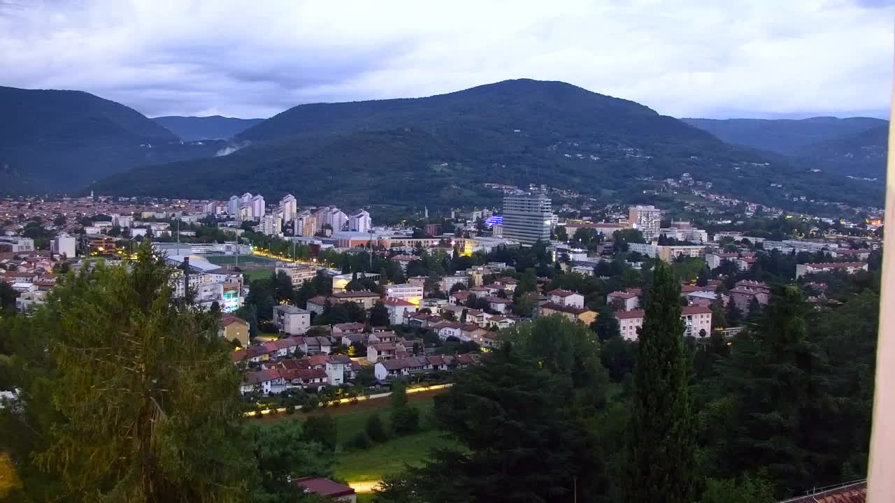 Nova Gorica i Gorica: Prekrasan Pogled iz Franjevačkog Samostana Kostanjevica