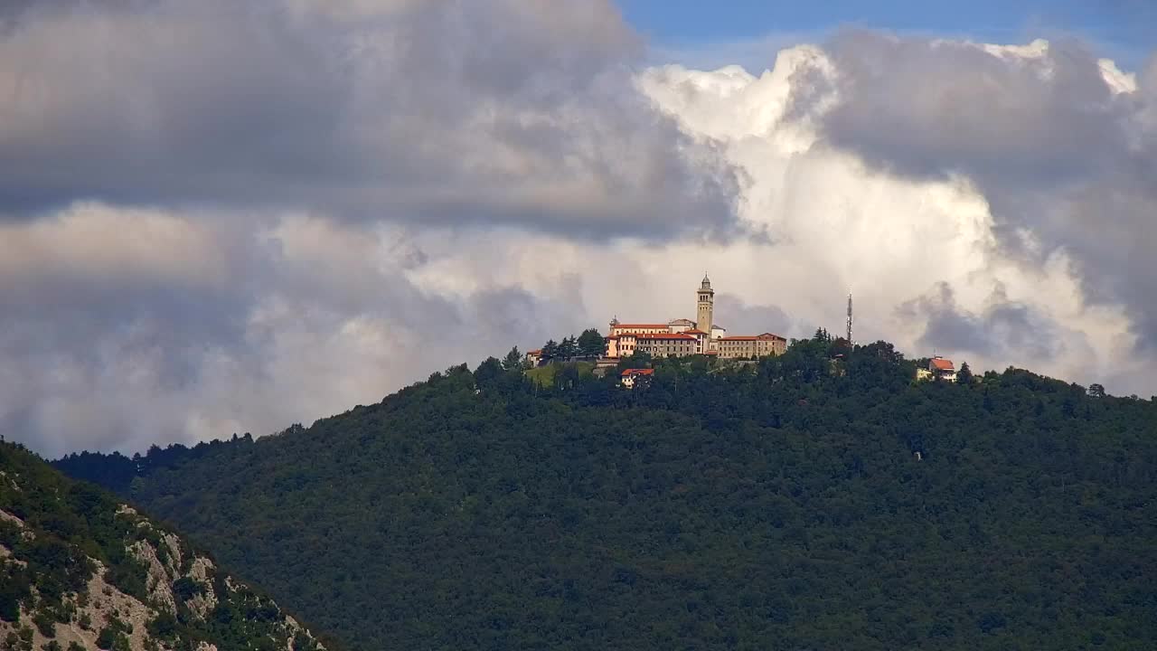 Nova Gorica y Gorizia: Impresionantes Vistas desde el Monasterio Franciscano de Kostanjevica