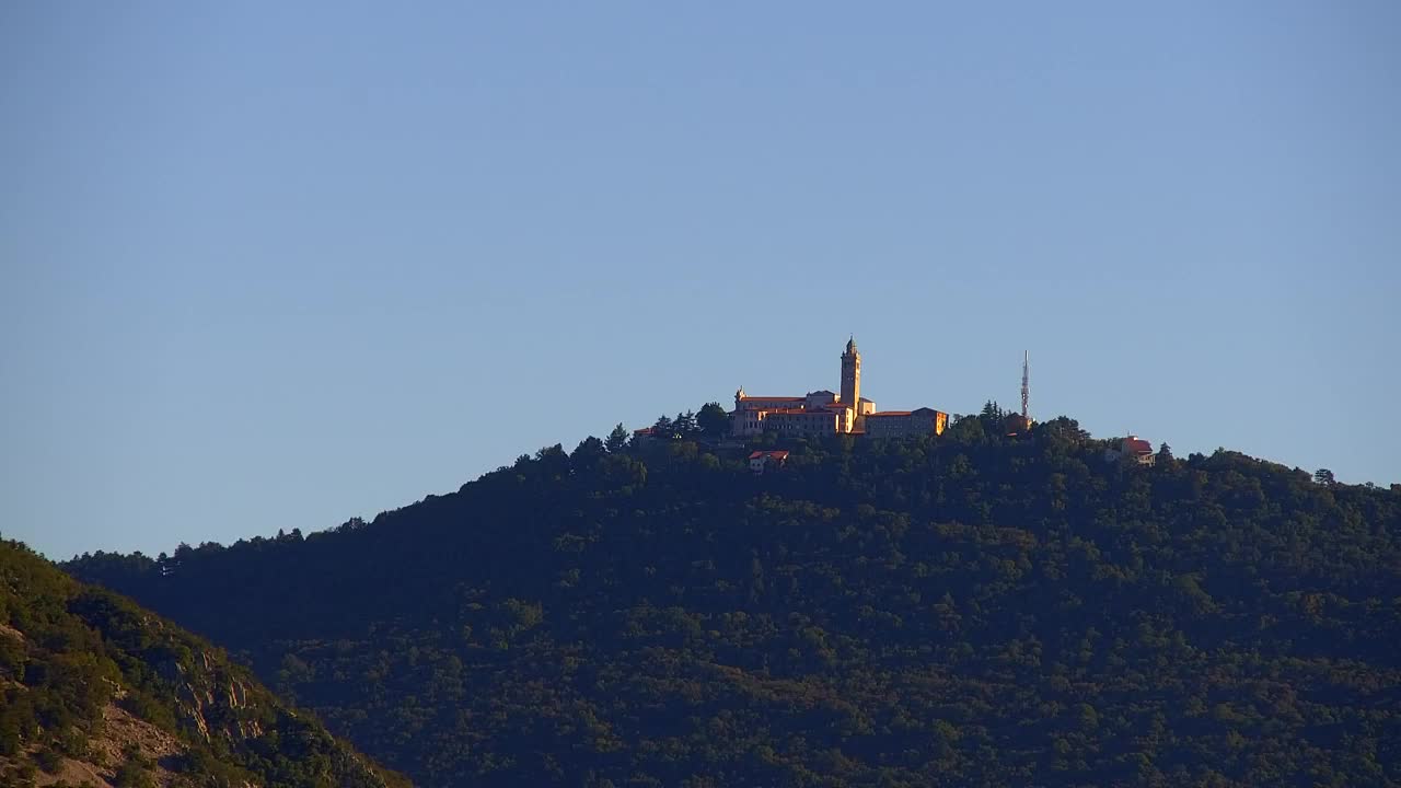 Nova Gorica e Gorizia: Panorama Mozzafiato dal Convento Francescano di Castagnevizza