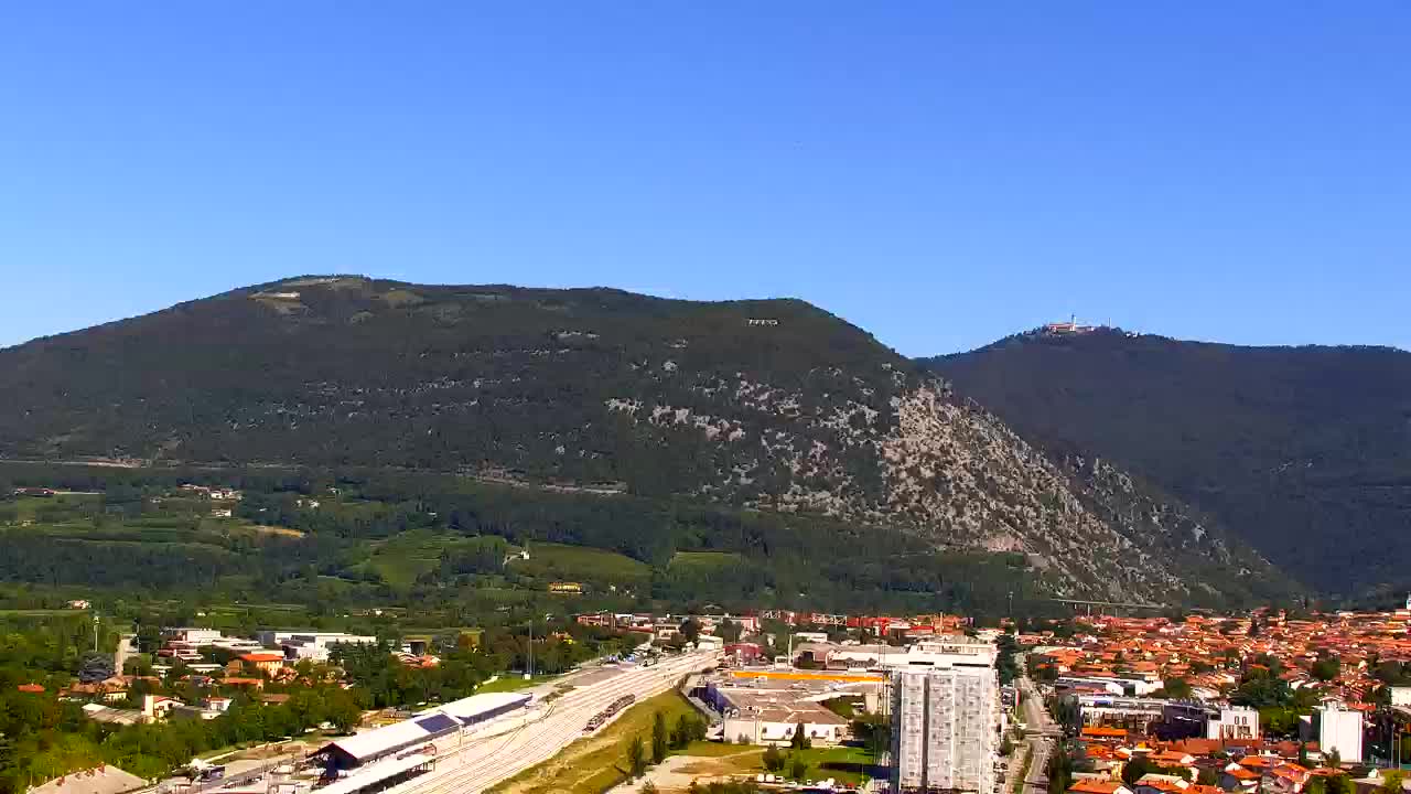 Nova Gorica i Gorica: Prekrasan Pogled iz Franjevačkog Samostana Kostanjevica