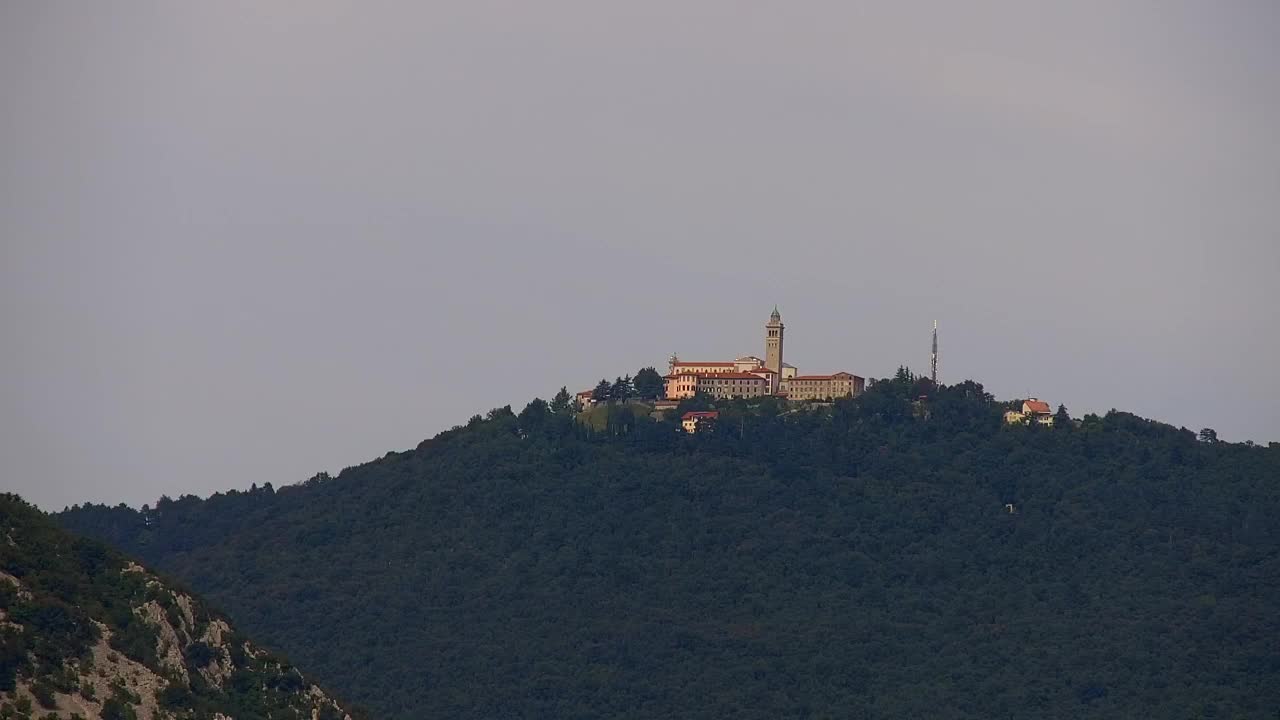 Nova Gorica e Gorizia: Panorama Mozzafiato dal Convento Francescano di Castagnevizza