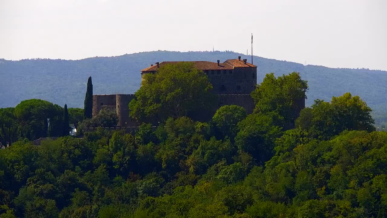 Nova Gorica e Gorizia: Panorama Mozzafiato dal Convento Francescano di Castagnevizza