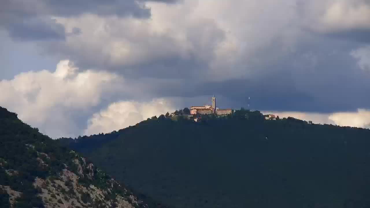 Nova Gorica y Gorizia: Impresionantes Vistas desde el Monasterio Franciscano de Kostanjevica