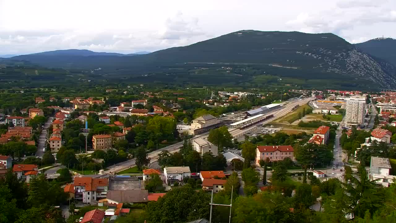 Nova Gorica e Gorizia: Panorama Mozzafiato dal Convento Francescano di Castagnevizza