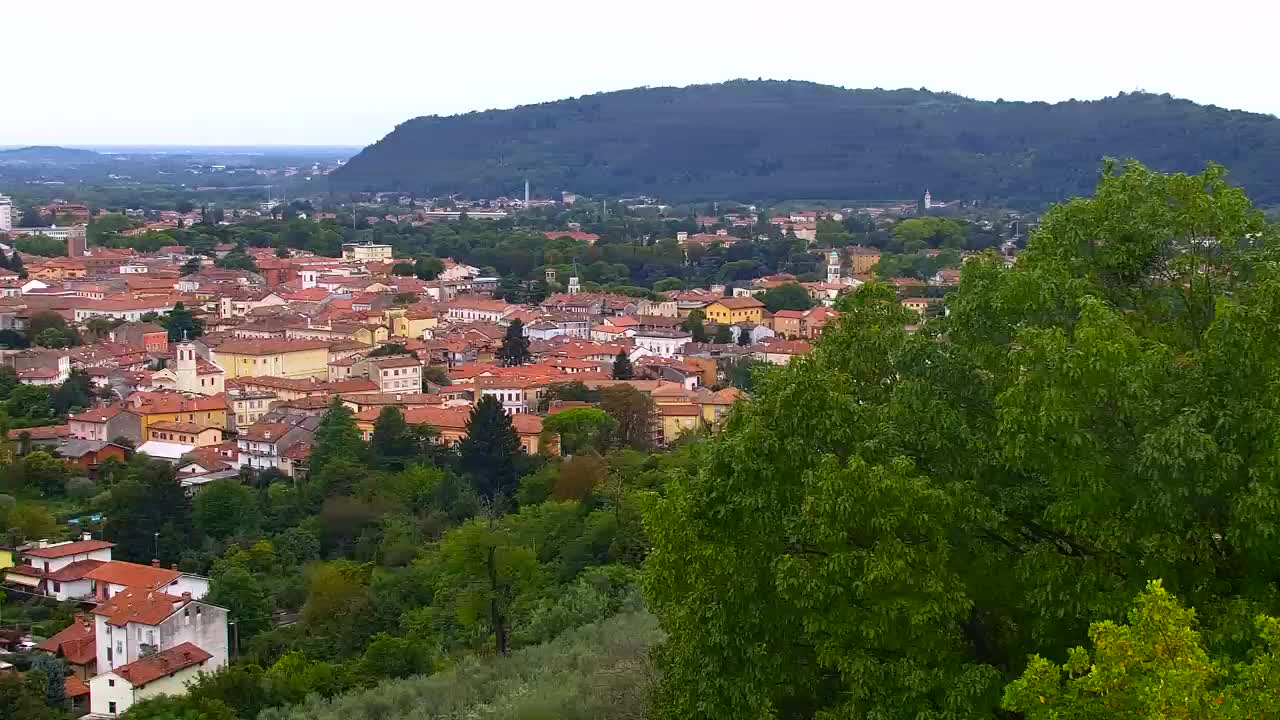 Nova Gorica e Gorizia: Panorama Mozzafiato dal Convento Francescano di Castagnevizza