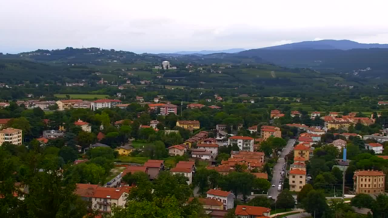 Nova Gorica e Gorizia: Panorama Mozzafiato dal Convento Francescano di Castagnevizza