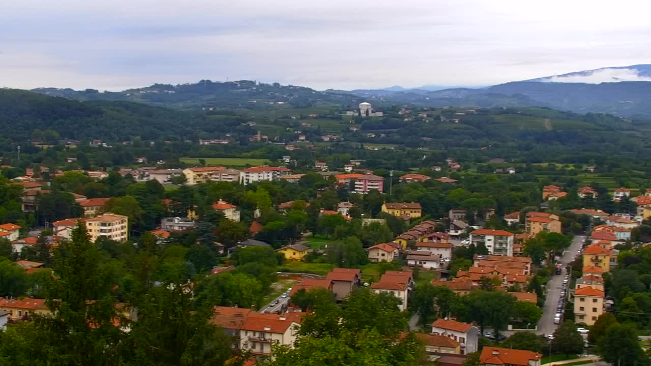 Nova Gorica y Gorizia: Impresionantes Vistas desde el Monasterio Franciscano de Kostanjevica