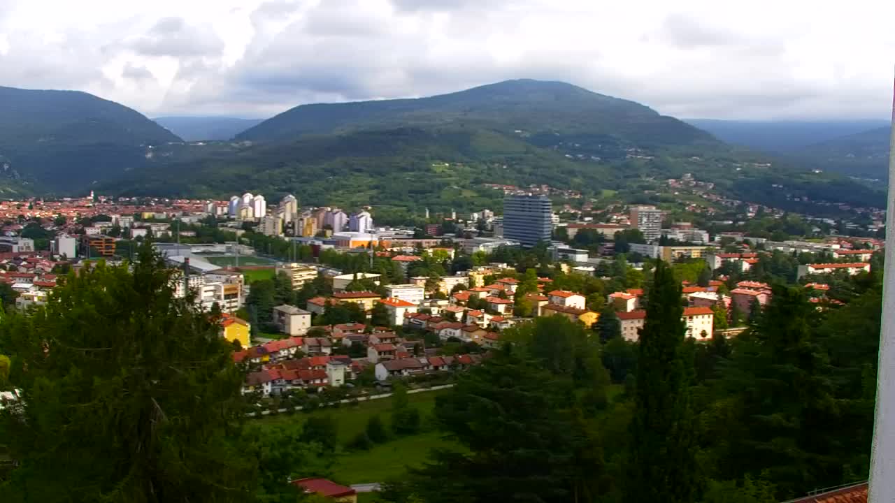Nova Gorica e Gorizia: Panorama Mozzafiato dal Convento Francescano di Castagnevizza