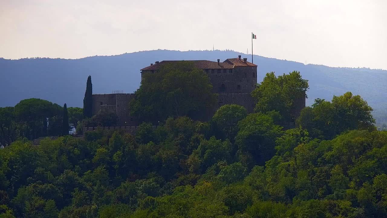 Nova Gorica y Gorizia: Impresionantes Vistas desde el Monasterio Franciscano de Kostanjevica
