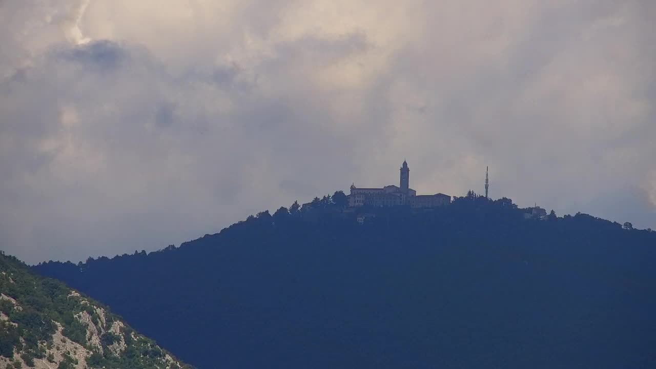 Nova Gorica e Gorizia: Panorama Mozzafiato dal Convento Francescano di Castagnevizza