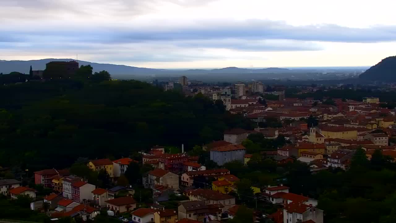 Nova Gorica e Gorizia: Panorama Mozzafiato dal Convento Francescano di Castagnevizza