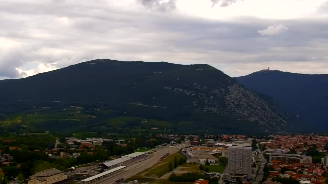 Nova Gorica i Gorica: Prekrasan Pogled iz Franjevačkog Samostana Kostanjevica