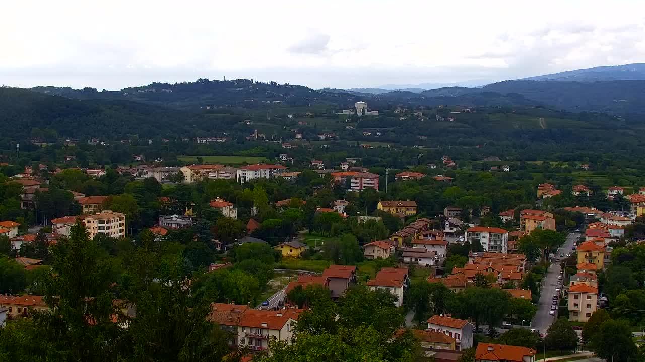 Nova Gorica y Gorizia: Impresionantes Vistas desde el Monasterio Franciscano de Kostanjevica