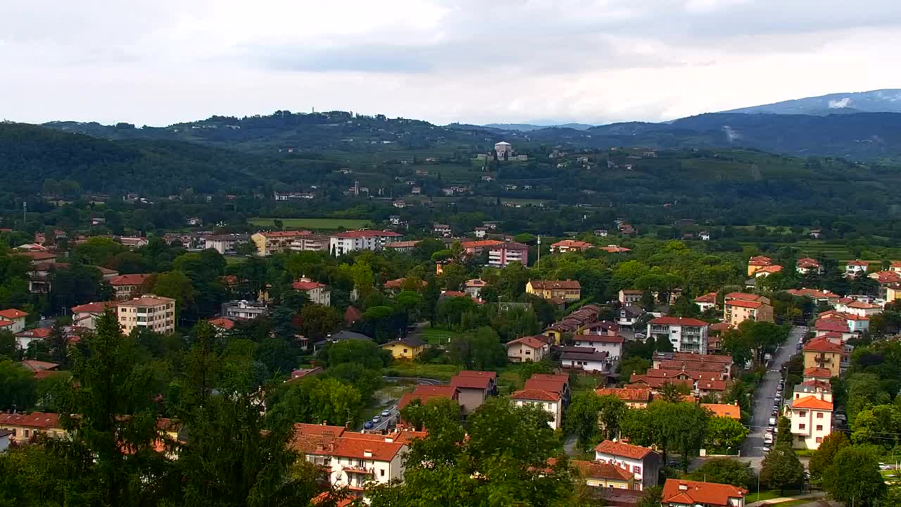 Nova Gorica y Gorizia: Impresionantes Vistas desde el Monasterio Franciscano de Kostanjevica