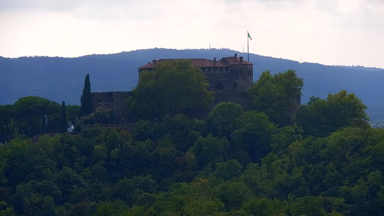 Nova Gorica e Gorizia: Panorama Mozzafiato dal Convento Francescano di Castagnevizza