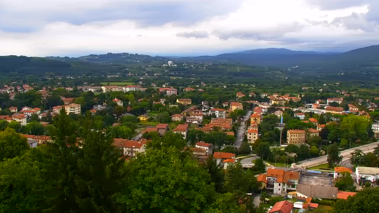 Nova Gorica i Gorica: Prekrasan Pogled iz Franjevačkog Samostana Kostanjevica