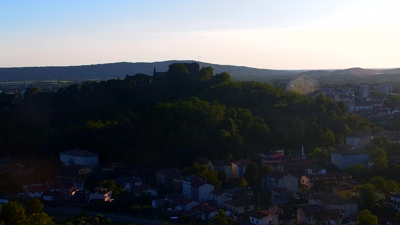 Nova Gorica i Gorica: Prekrasan Pogled iz Franjevačkog Samostana Kostanjevica
