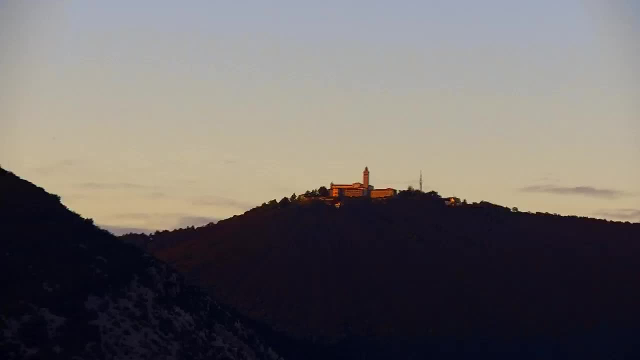 Nova Gorica e Gorizia: Panorama Mozzafiato dal Convento Francescano di Castagnevizza