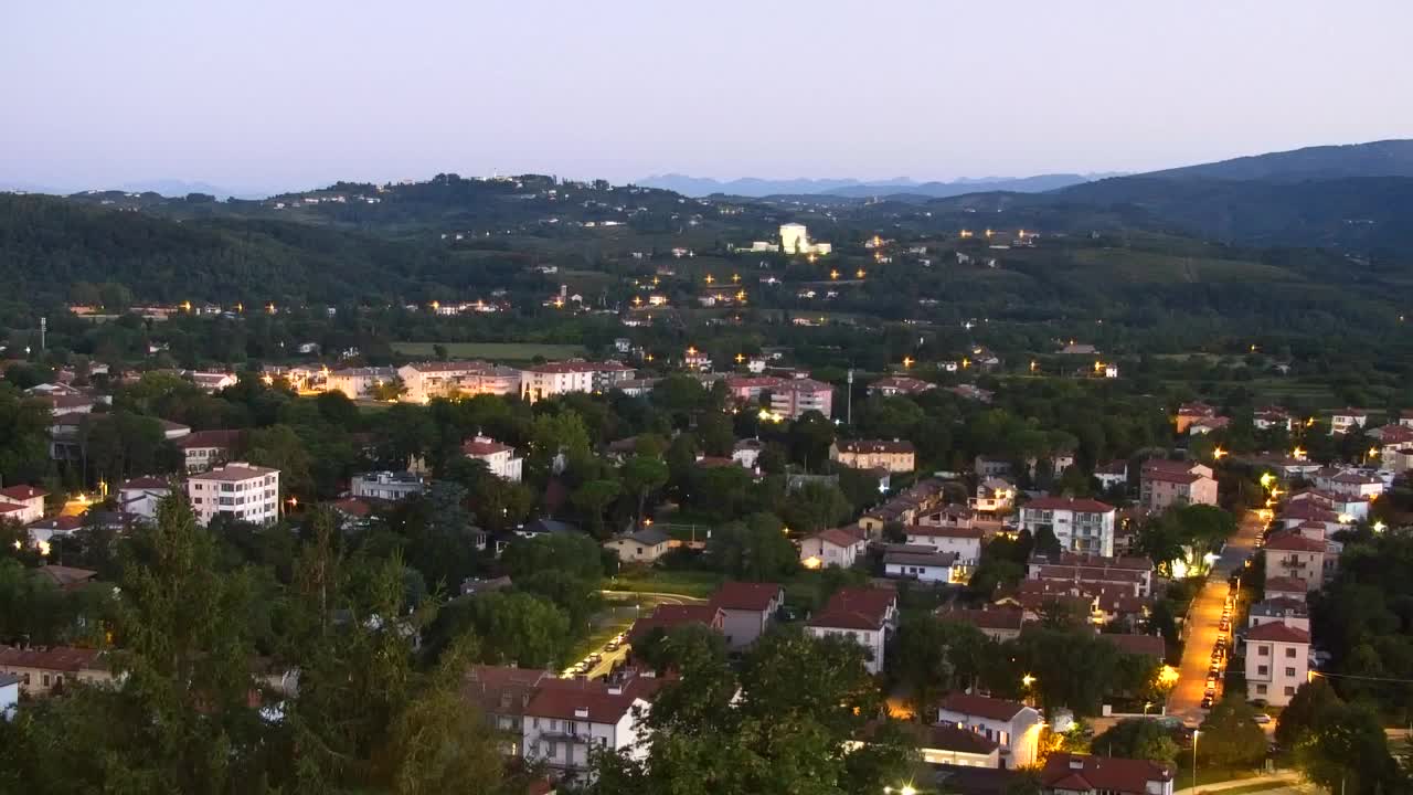 Nova Gorica i Gorica: Prekrasan Pogled iz Franjevačkog Samostana Kostanjevica