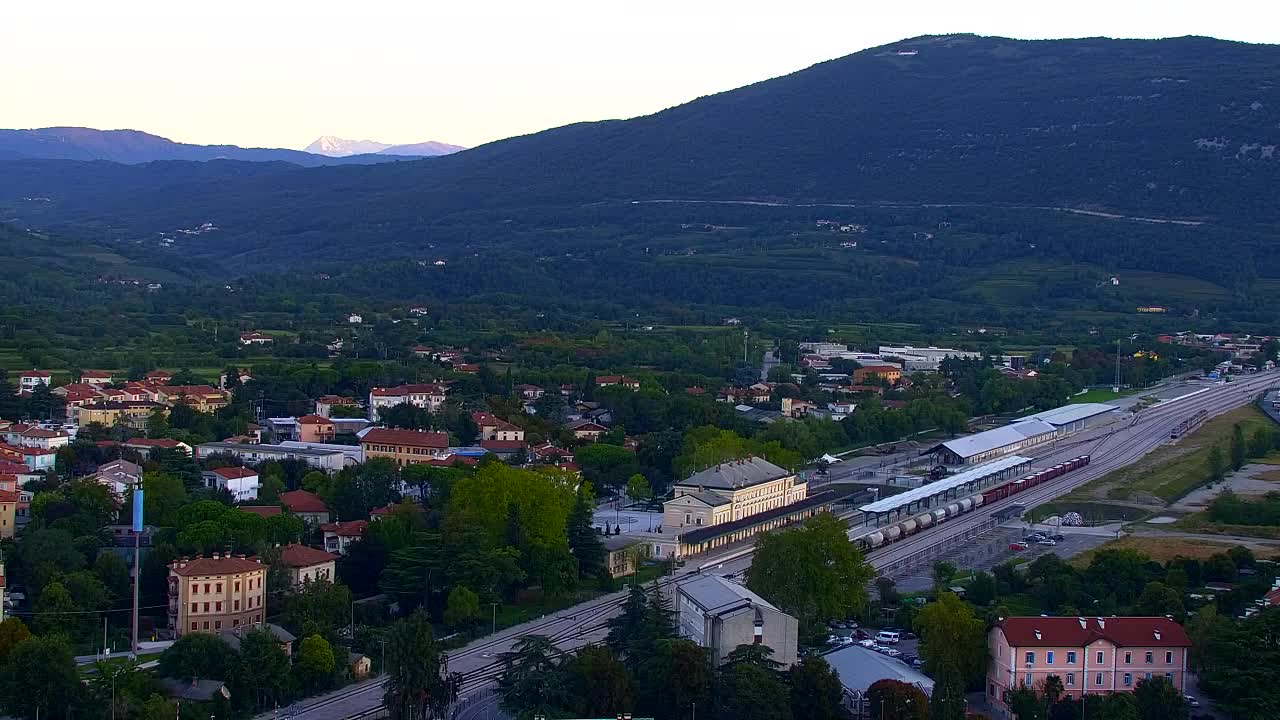 Nova Gorica i Gorica: Prekrasan Pogled iz Franjevačkog Samostana Kostanjevica