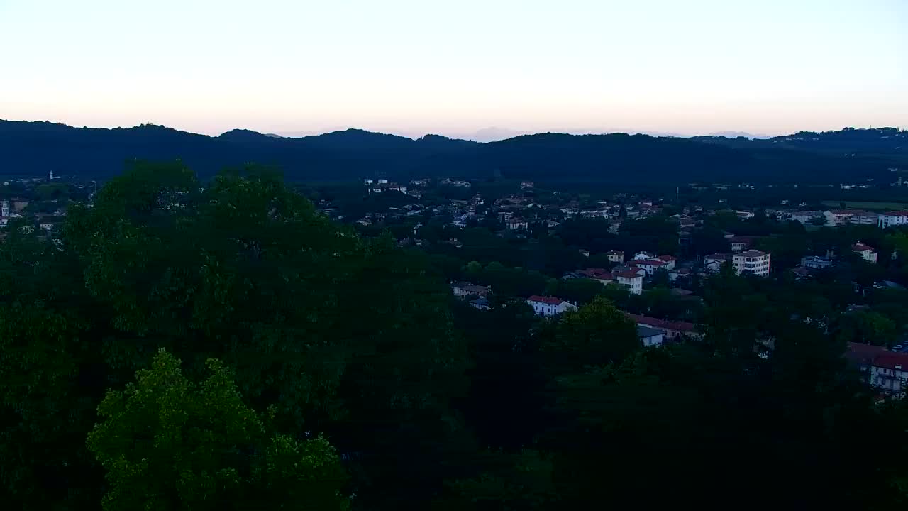 Nova Gorica e Gorizia: Panorama Mozzafiato dal Convento Francescano di Castagnevizza